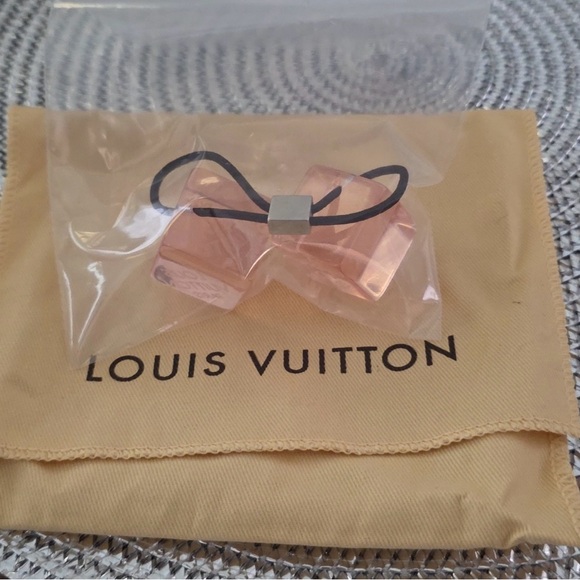 LOUIS VUITTON Lucite Cube Hair Tie Pink ‘Louis Vuitton Paris’ Dust Bag Included - Picture 5 of 5